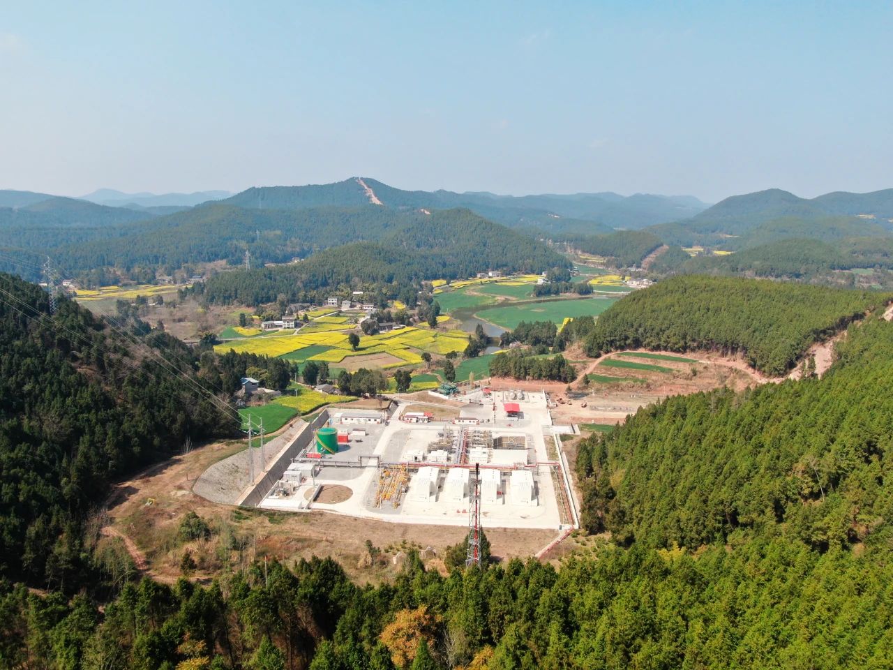 中石油西南分公司領(lǐng)導(dǎo)赴洛克成都八角場(chǎng)項(xiàng)目調(diào)研