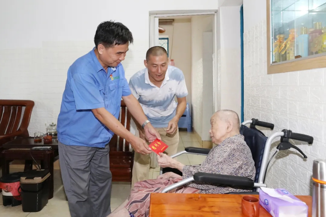 海南礦業(yè)開展國慶節(jié)前慰問活動(dòng)